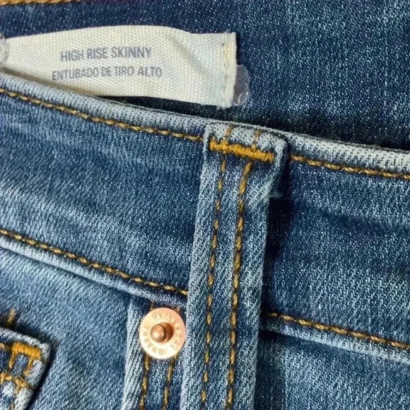 Universal Thread Women's High-Rise Skinny Jeans Size 2 - Picture 5 of 10